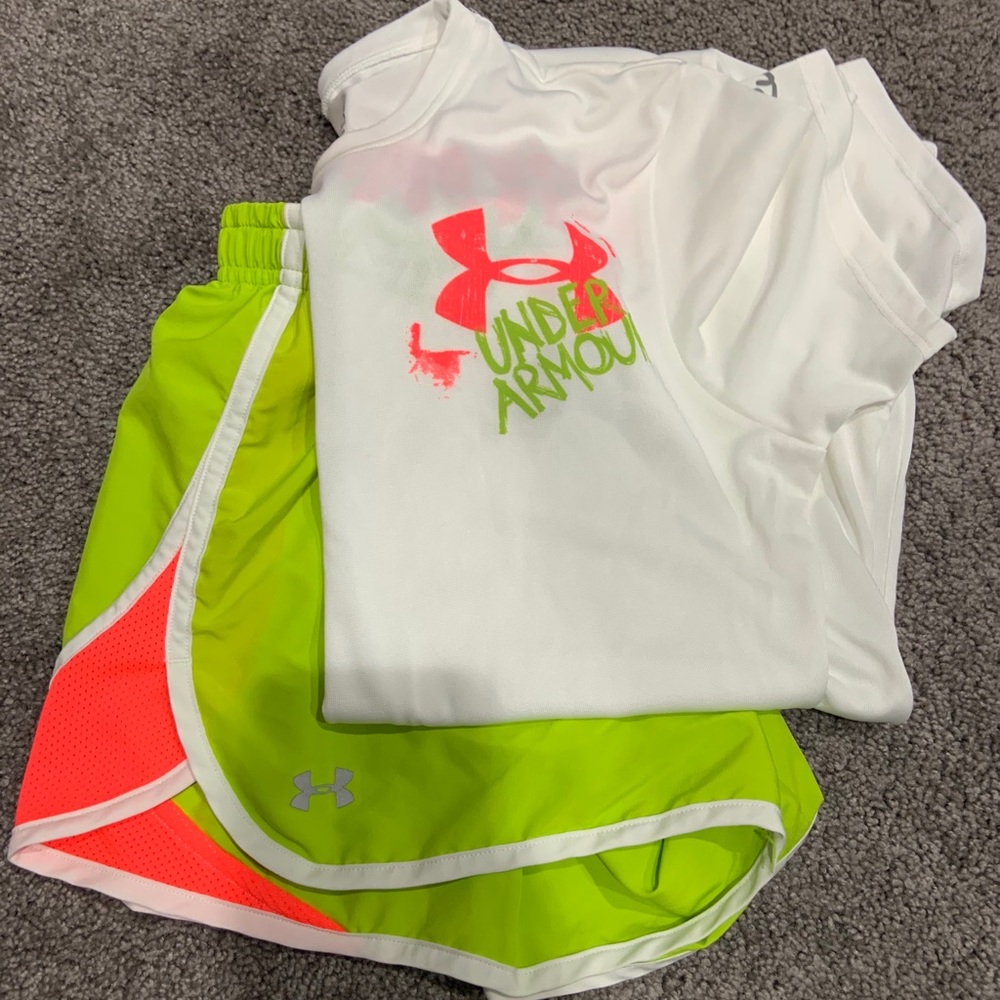 Under Armour running shorts and matching tshirt